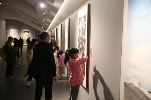 雪山飛越映畫廊 高原美景踏云而入四川美術(shù)館——開(kāi)創(chuàng)影視置景云上實(shí)錄新篇章